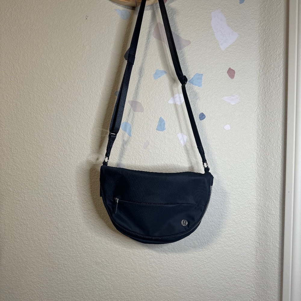 Lululemon Black All Night Festival Bag 5L/ Crossbody